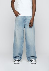 EIGHTYFIVE LOOSE BAGGY - Vaqueros baggy - light wash blue
