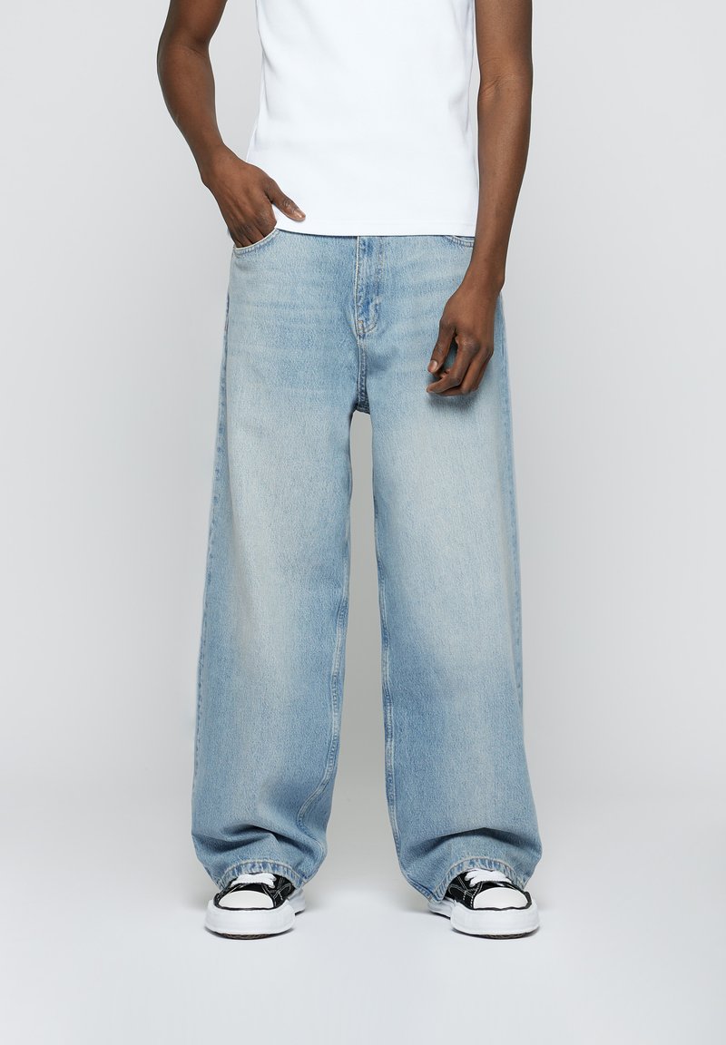 EIGHTYFIVE LOOSE BAGGY - Vaqueros baggy - light wash blue