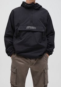 PULL&BEAR Giacca leggera - black