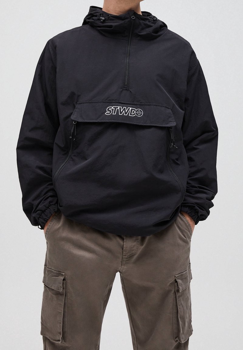 PULL&BEAR Giacca leggera - black