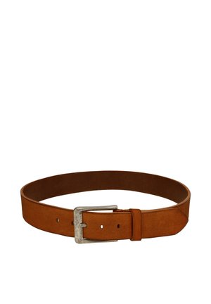 Brązowy skórzany pasek z srebrną metalową klamrą, wieloma otworami do regulacji oraz skórzaną pętlą na białym tle.