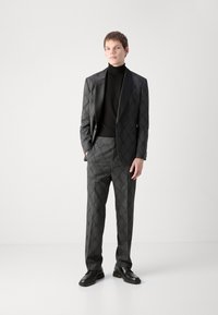 HUGO KRIS TEAGAN - Kostiumas - grey