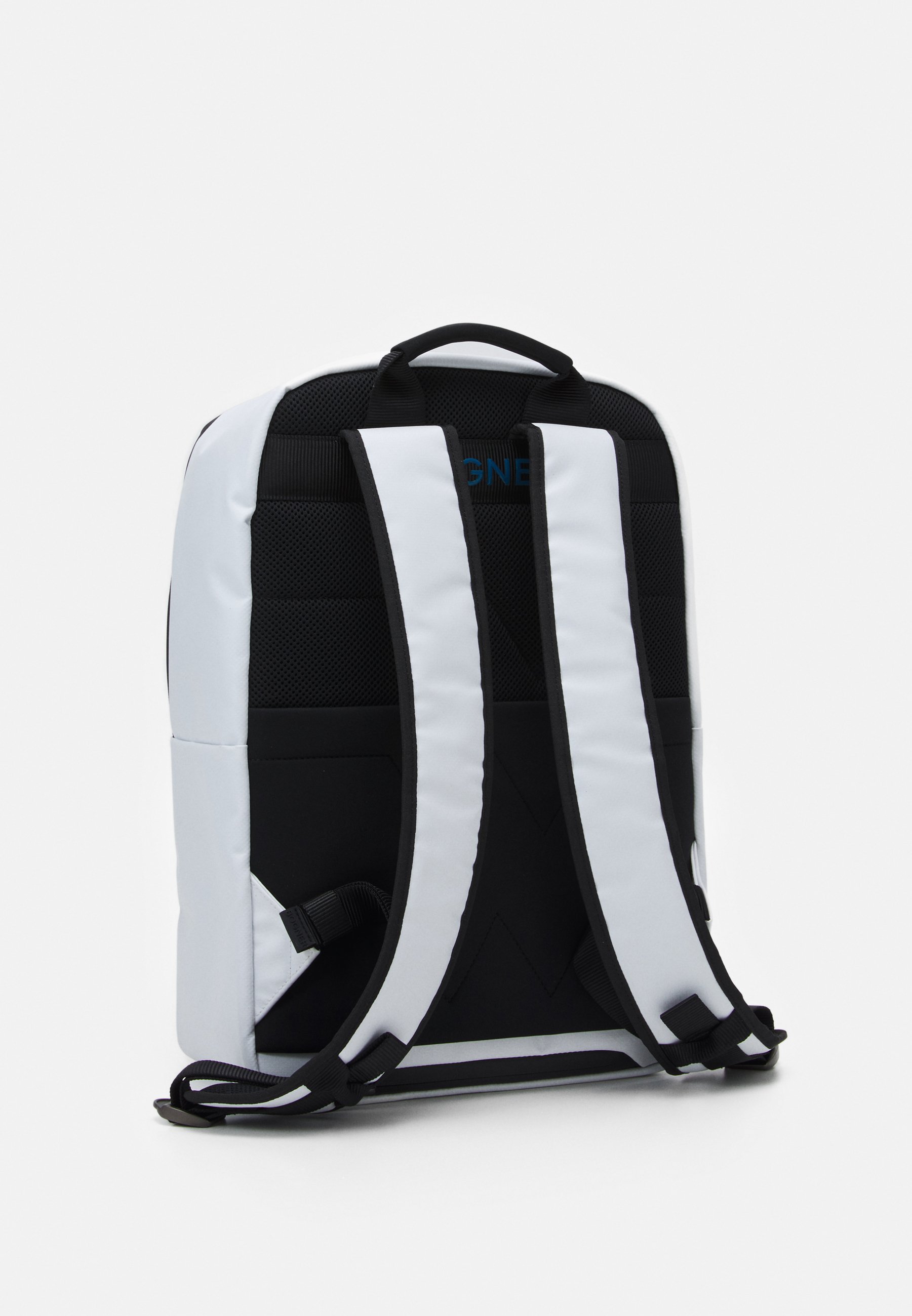 karlo backpack