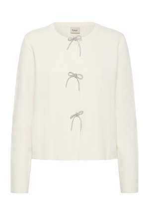 Vitt kardigan i mjukt tyg, med rund halsringning, lång ärm och två dekorativa silverrosetter som knäppning framtill.