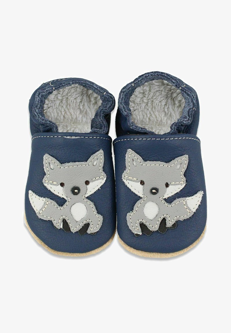 Marine leren babyslippers met grijze vos applicatie. Bevat een zachte, pluizige binnenkant, een elastische enkel en een gegoten rubberen zool voor grip.
