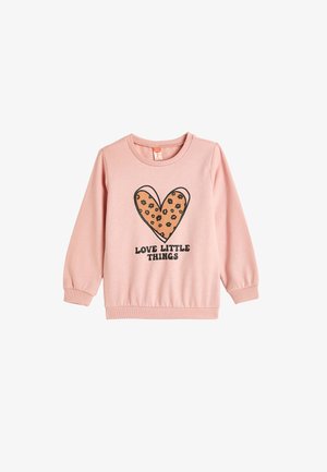 Sudadera rosa con mangas largas, que presenta un gráfico de corazón con estampado de leopardo y el texto "AMA LAS PEQUEÑAS COSAS" en negro. Material de algodón.