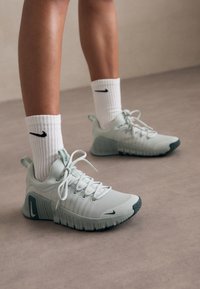 FREE METCON - Avalynė treniruotėms - light silver/vintage green/jade horizon
