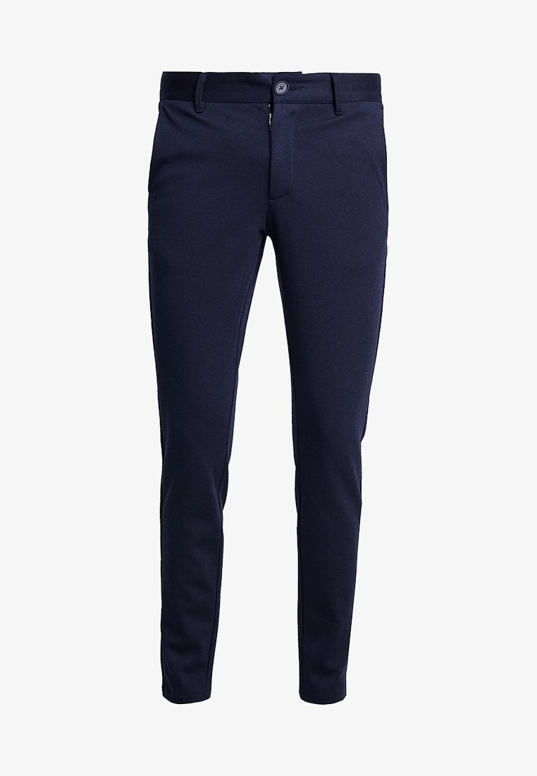 Navyblaue Hose aus einem glatten Stoff. Sie verfügt über einen Reißverschluss, einen Knopfverschluss und ein slim-fit Design. Keine sichtbaren Muster oder Akzente.