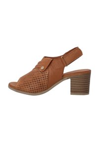Braune Leder-Slingback-Sandale mit durchbrochenem Design, offener Zehe und 7,5 cm hohem Blockabsatz. Mit einem Knopfakzent und gepolsterter Innensohle.