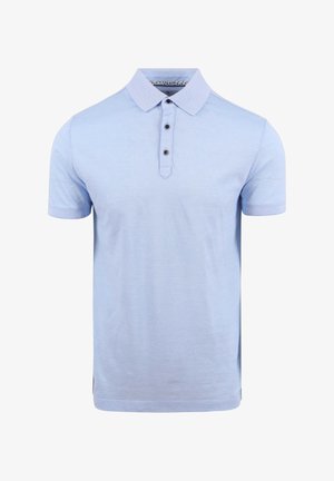 Lichtblauw poloshirt gemaakt van zachte stof, met een puntkraag, een drieknoopsluiting en korte mouwen met geribbelde manchetten.