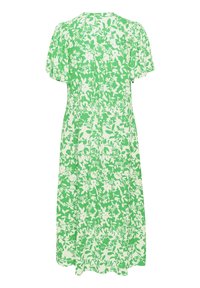Zeleno cvetno obleko s kratkimi krili, ki vsebuje mešanico svetlih in temnih zelenih vzorcev na belem ozadju, s srednje dolgo zasnovo.