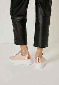 Next SIGNATURE - Sneaker low - nude