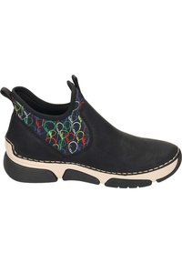 Scarpa nera slip-on con tomaia in pelle texturizzata e motivo colorato sul pannello elastico laterale. Presenta una suola intermedia bianca e suola in gomma texturizzata.