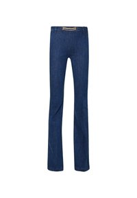 Jeans de mezclilla azul oscuro con forma acampanada, que presentan una cinturilla texturizada y detalles de costura sutiles. No son visibles bolsillos.