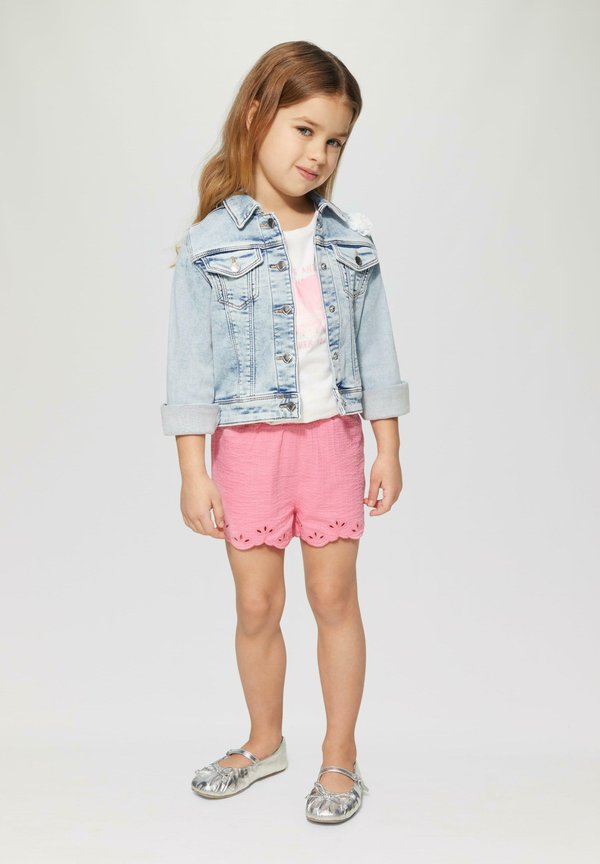 MIT STICKEREI - Shorts