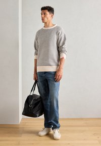 Scotch & Soda DROPPED SHOULDER PULLOVER - Strickpullover - grey melange/ eggnog