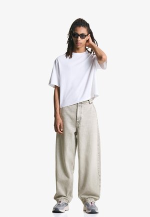 Bershka SKATER - Blugi loose fit - grey