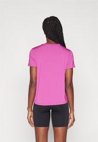 Nike Performance ONE TOP - Camiseta deportiva - hot fuchsia/beyond pink