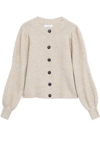 Cardigan en tricot beige avec un col rond, des manches bouffantes longues, et six boutons noirs sur le devant. Texture douce et coupe décontractée.