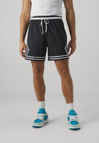 Jordan WOVEN DIAMOND SHORT - Korte sportsbukser - black/white