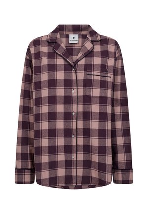 Tjekket flannel pajameskjorte i burgunder og blush, med sort kantbånd, lange ærmer, en brystlomme og knaplukning.