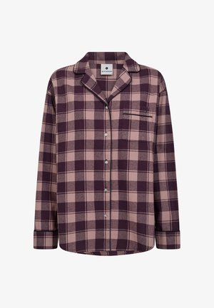 Tjekket flannel pajameskjorte i burgunder og blush, med sort kantbånd, lange ærmer, en brystlomme og knaplukning.