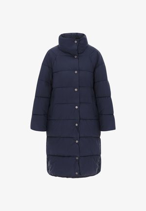 Long manteau rembourré bleu marine avec col haut et boutons-pression à l'avant, matelassage horizontal rembourré et manches longues.