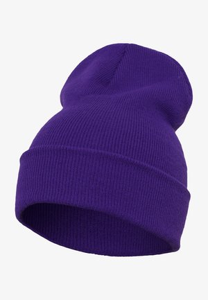 Lila Strickmütze mit ribbelter Textur, die eine enge Passform und einen weichen Stoff bietet. Sie hat einen umgeschlagenen Saum an der Basis für zusätzliche Wärme.