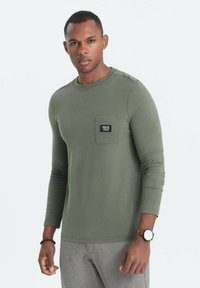 Ombre WITH POCKET  - Pitkähihainen paita - olive green
