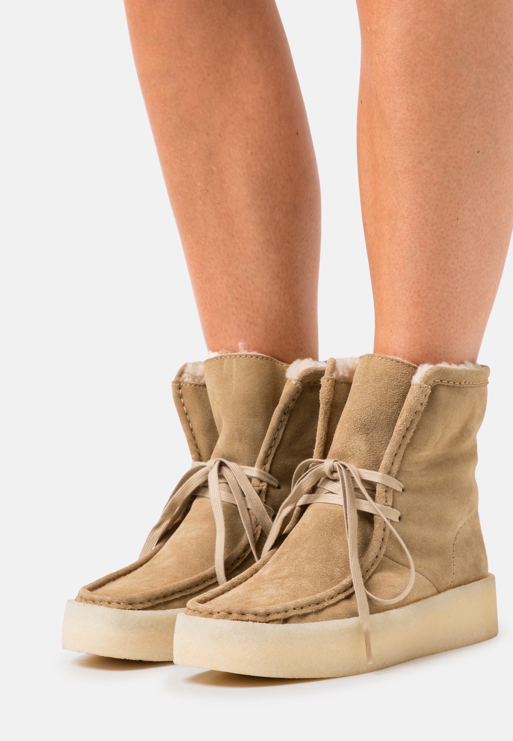 Clarks Originals WALLABEECUP HI - Botas para la nieve - light - Zalando.es