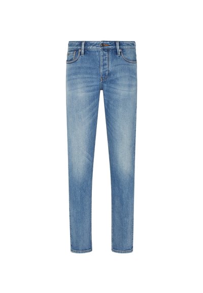 Jeans in denim blu chiaro con una vestibilità slim, cinque tasche e sfumature discrete. Presentano una chiusura con bottone e cerniera. Orlo pulito alla caviglia.