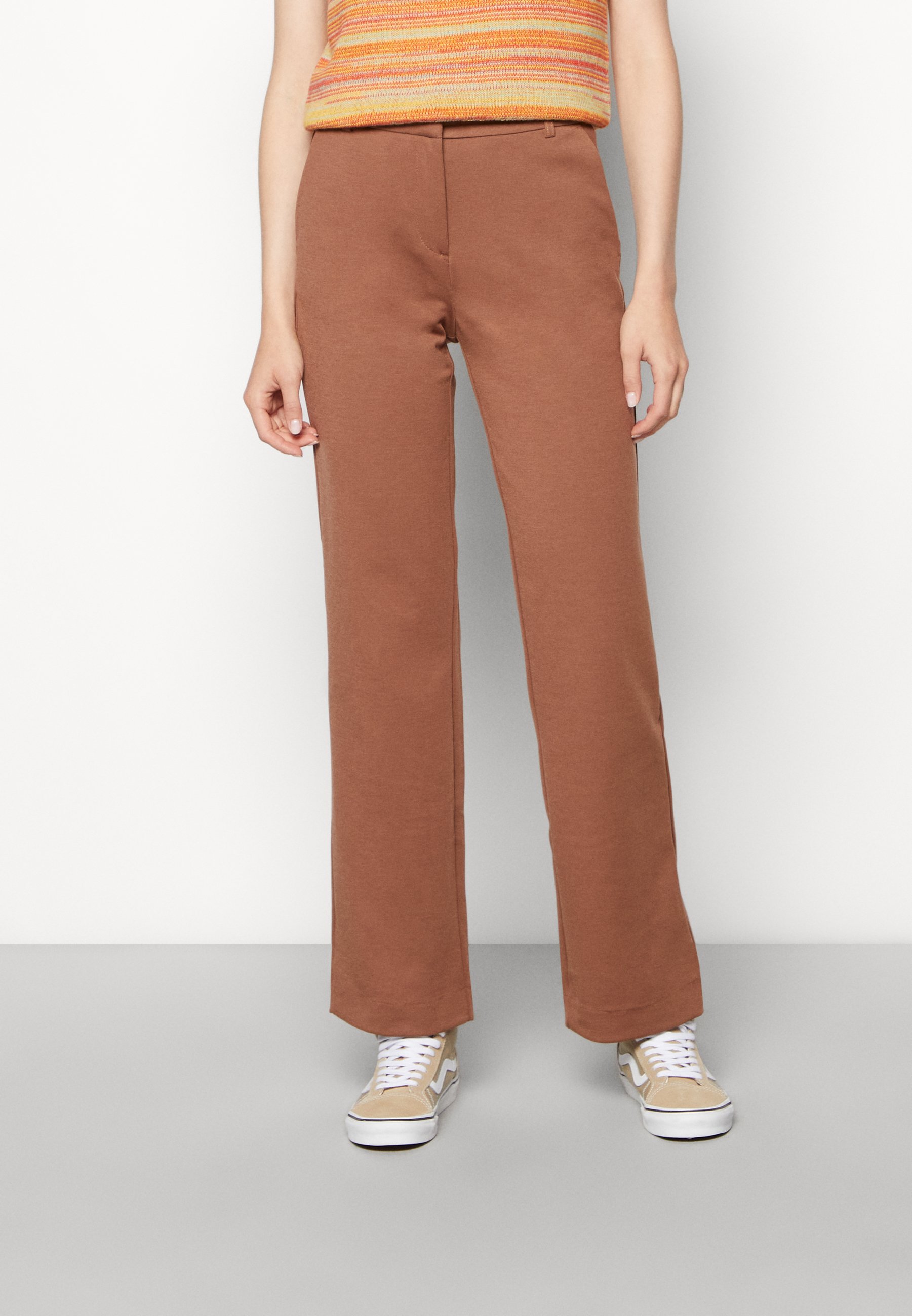 sconto 72% Blu 42 Bershka Pantaloni di stoffa MODA DONNA Pantaloni Pantaloni di stoffa Shorts EU: 38