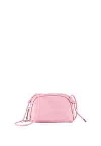 Borsa a tracolla in pelle rosa con una texture liscia, forma arrotondata, dettagli crema e una tracolla staccabile, dotata di chiusura a zip.