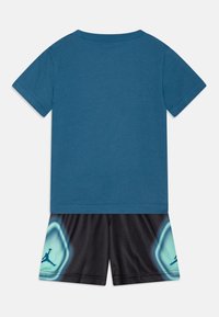 Jordan AIR HEAT MAP UNISEX SET - Shorts - black
