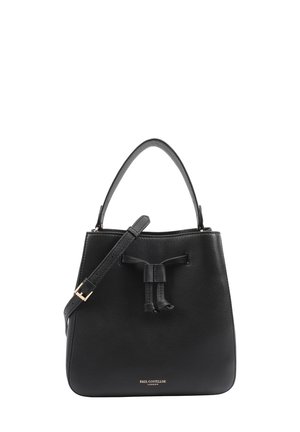 Zwarte leren emmer bag met een gestructureerde afwerking, verstelbare schouderriem, bovenhandgreep en een trekkoordsluiting. Gouden brandingdetail.