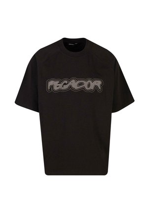 Sort oversized t-shirt lavet af bomuld, med et bølget hvidt grafisk logo på forsiden. Korte ærmer og rund hals design.