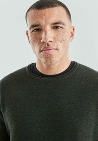 QS - Sweter