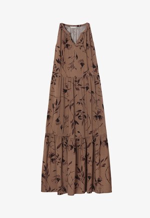 Hnědé květinové maxi šaty s výstřihem do V, bez rukávů, s vrstveným volánkovým lemem a tmavými květinovými vzory na texturované látce.