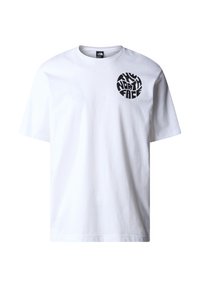 Biała bawełniana koszulka z krótkim rękawem, okrągłym dekoltem i czarnym okrągłym logo z napisem "The North Face" na lewej piersi.