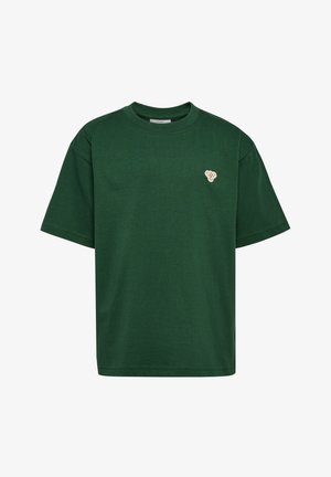 Mörkgrön kortärmad T-shirt med en avslappnad passform, tillverkad av bomull. Ett anmärkningsvärt detalj är en ljus broderad logotyp på bröstet.