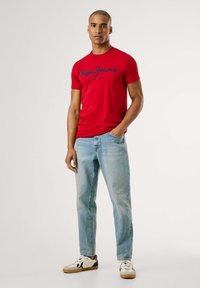 Pepe Jeans ORIGINAL STRETCH  - Majica kratkih rukava s printom - rugby red