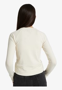 Thumbnail Image 3