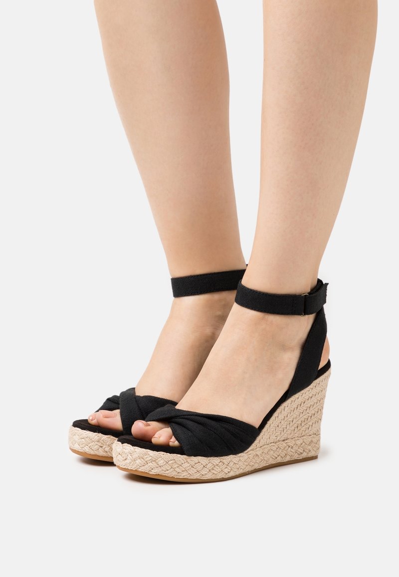 TOMS Sandály na vysokém podpatku - black