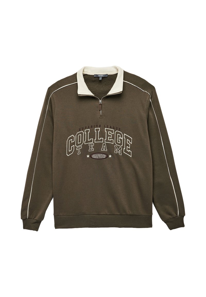 Sudadera verde oliva con cuello blanco y cremallera al frente, que presenta el texto "EQUIPO UNIVERSITARIO" y costuras blancas en contraste. Tejido suave, diseño casual.