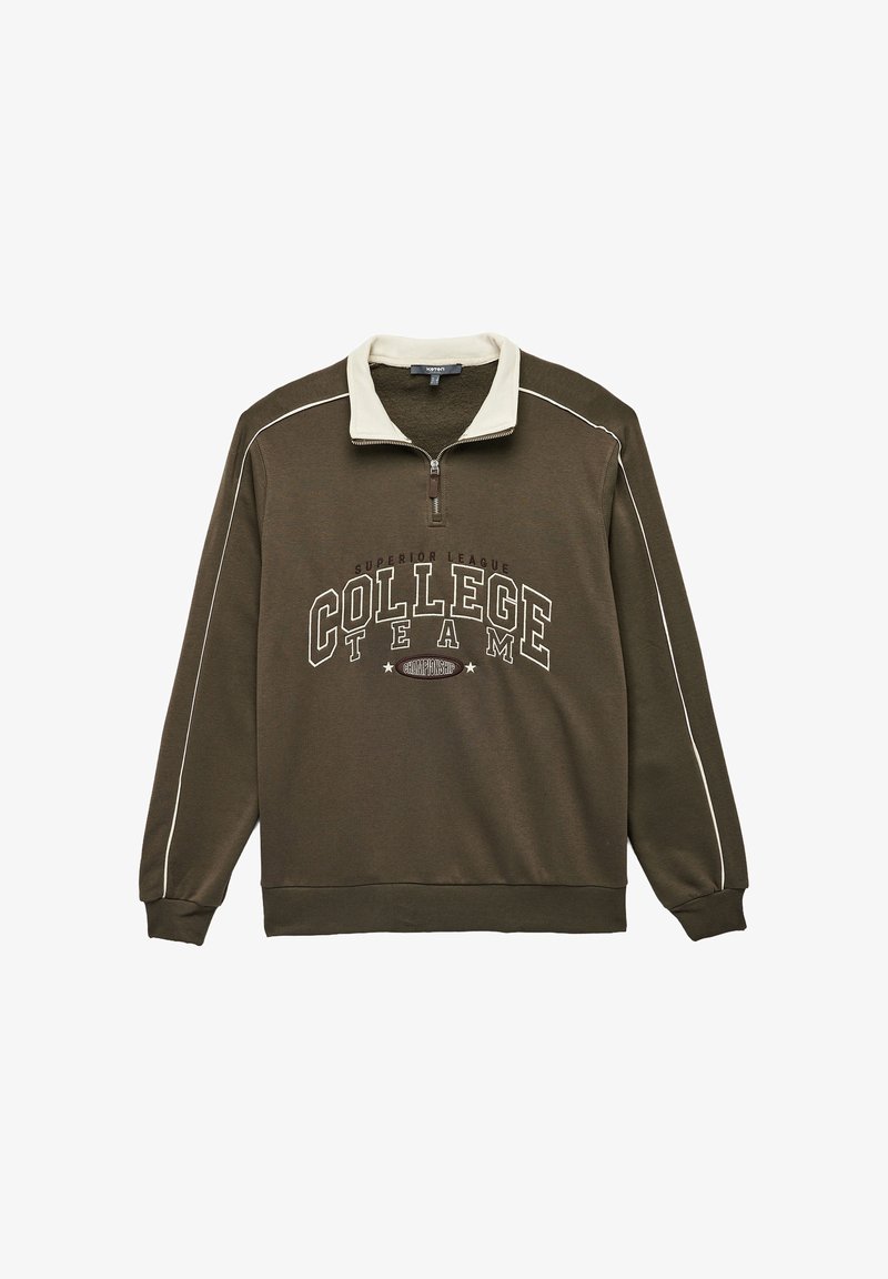 Sudadera verde oliva con cuello blanco y cremallera al frente, que presenta el texto "EQUIPO UNIVERSITARIO" y costuras blancas en contraste. Tejido suave, diseño casual.