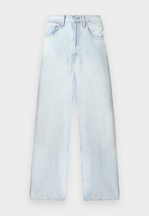 Pantalones de mezclilla azul claro con un corte holgado, cintura alta, diseño de cinco bolsillos y piernas rectas. Textura desgastada con detalles de costura visibles.