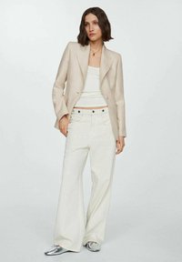 Mango Kratka jakna - sand