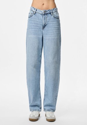 Pieces E MW BARREL NOOS BC - Džinsi ar platām starām - light blue denim