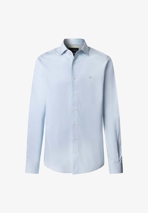 Lichtblauw langemouwen shirt van gladde stof, met een klassiek kraag, knoopsluiting aan de voorkant en een subtiele geborduurde logo op de borst.