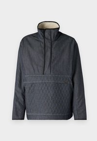 Temno jeans jakna s visokim ovratnikom, prešito diamantsko vzorec spredaj in mehak notranji podlog. Črni poudarki ob robovih.